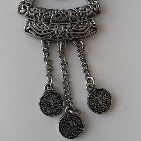 Necklace - Picture 2 of 2